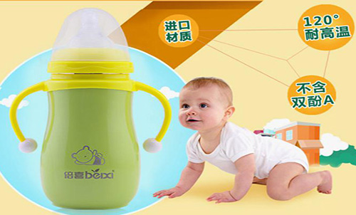 让宝宝爱上奶瓶